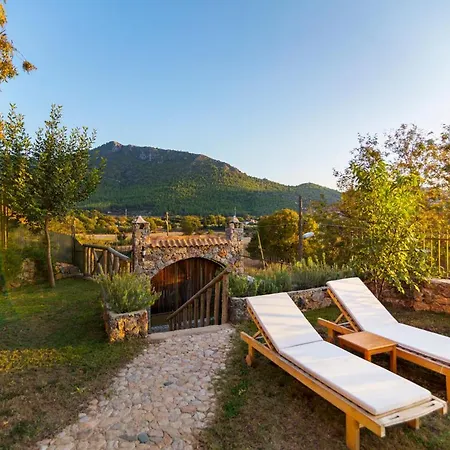 Βίλα Sleeps 6 With Pool Air Con And Wifi *